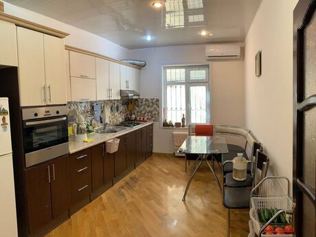 6 otaqlı həyət evi/bağ evi - Həzi Aslanov m. - 180 m²