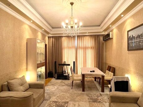 м. Элмляр Академиясы