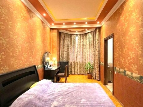 2 otaqlı köhnə tikili - Elmlər Akademiyası m. - 65 m²