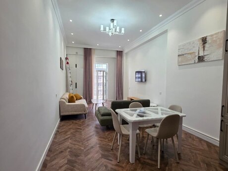Elan №6181619 - Bakı, Ağ şəhər q., 2 otaqlı, 89 m², 4/7 mərtəbə