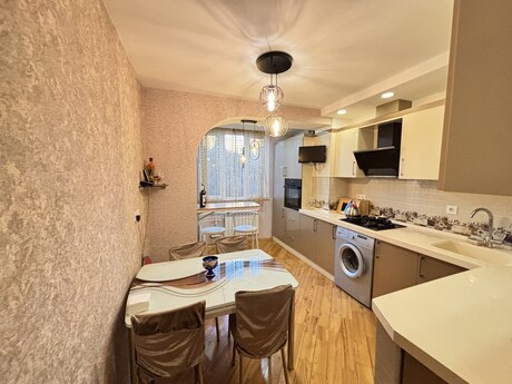4 otaqlı köhnə tikili - Xətai r. - 110 m²