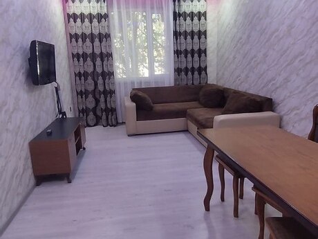 7-ci mikrorayonda 2 otaqlı köhnə tikili mənzil kirayə verilir, 55 m², 550 AZN/ay, şəkil 2 / 12