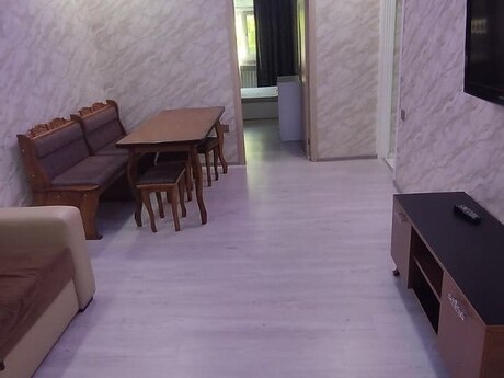 7-ci mikrorayonda 2 otaqlı köhnə tikili mənzil kirayə verilir, 55 m², 550 AZN/ay, şəkil 4 / 12