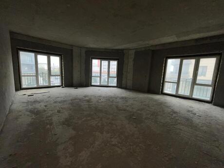 5 otaqlı yeni tikili - Ağ şəhər q. - 202 m²