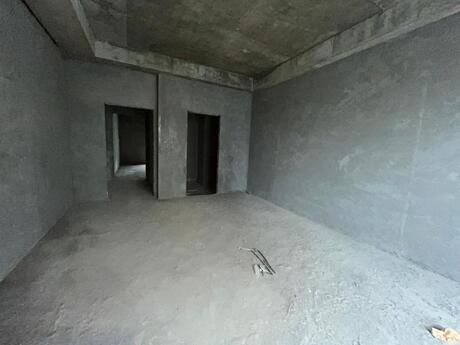 5 otaqlı yeni tikili - Ağ şəhər q. - 202 m²