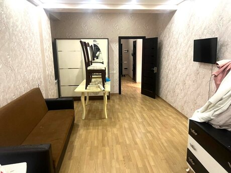 Elan №6182396 - Bakı, Neftçilər m., 2 otaqlı, 70 m², 15/18 mərtəbə