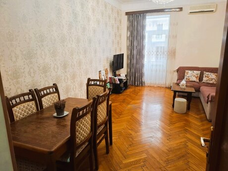 Elan №6182488 - Bakı, Sahil m., 3 otaqlı, 80 m², 2/4 mərtəbə