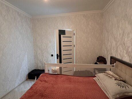 2 otaqlı köhnə tikili - Azadlıq Prospekti m. - 70 m²