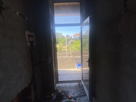 6 otaqlı həyət evi/bağ evi - Badamdar q. - 450 m²