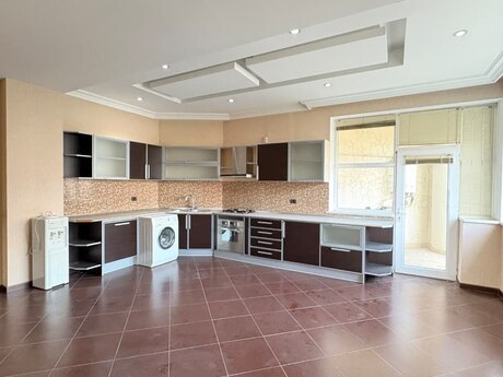 4 otaqlı mənzil, 236 m², 28 May: 600 000 ₼ 3