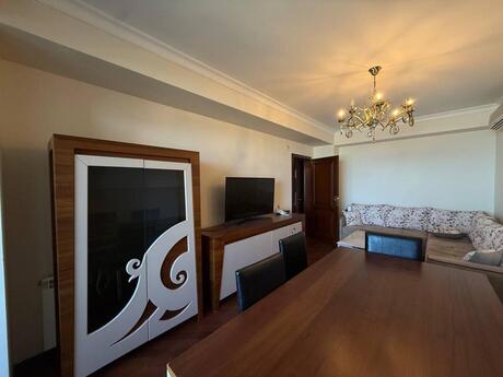 3-room apartment for rent, 120 m², İçəri Şəhər: 1 700 ₼/mo 3