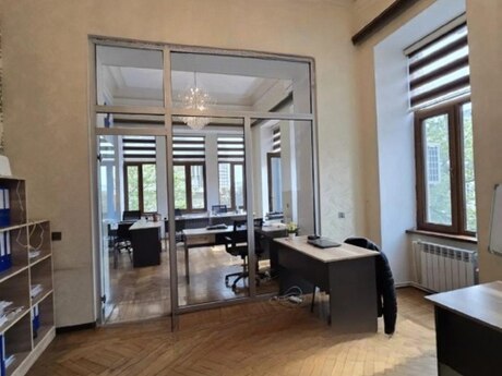 Elan №6183859 - Bakı, Nizami m., 200 m²
