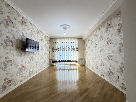 3-room apartment, 105 m², Bakıxanov: 320 000 ₼ 2