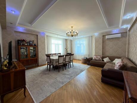 Объявление №6184017 - Баку, м. Халглар Достлугу, 3-комн., 130 м², 5/16 этаж