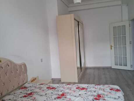 3-room apartment for rent, 100 m², Badamdar: 800 ₼/mo 4