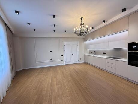 4 otaqlı yeni tikili - Ağ şəhər q. - 155 m²