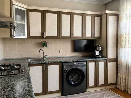 5 otaqlı köhnə tikili - Yeni Günəşli q. - 110 m²