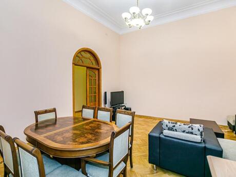 4 otaqlı köhnə tikili - İçəri Şəhər m. - 180 m²