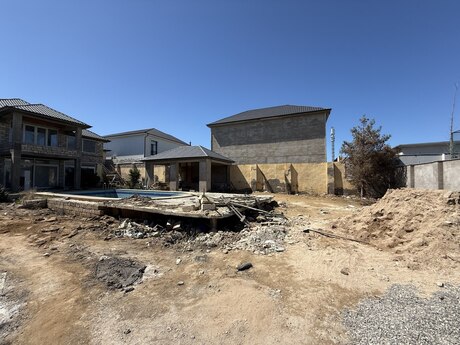 5 otaqlı həyət evi/bağ evi - Mərdəkan q. - 350 m²