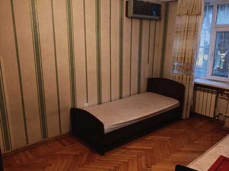 3 otaqlı köhnə tikili - Memar Əcəmi m. - 80 m²