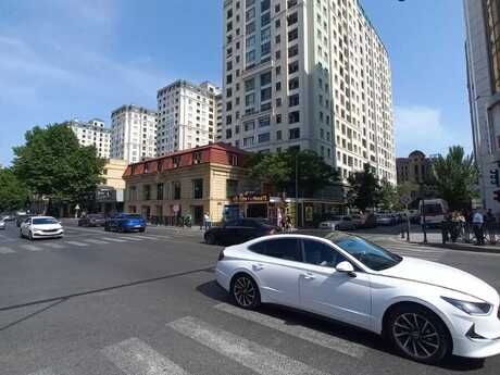 Elan №6185100 - Bakı, Nəsimi r., 4 otaqlı, 165 m², 17/20 mərtəbə