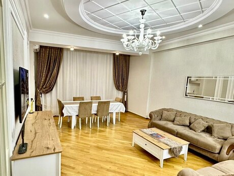 Elan №6185194 - Bakı, 28 May m., 3 otaqlı, 125 m², 14/17 mərtəbə