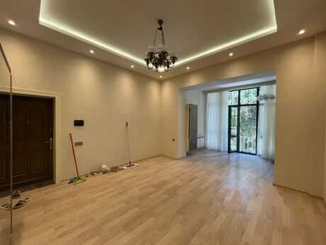 Elan №6185223 - Bakı, İçəri Şəhər m., 3 otaqlı, 110 m², 2/5 mərtəbə