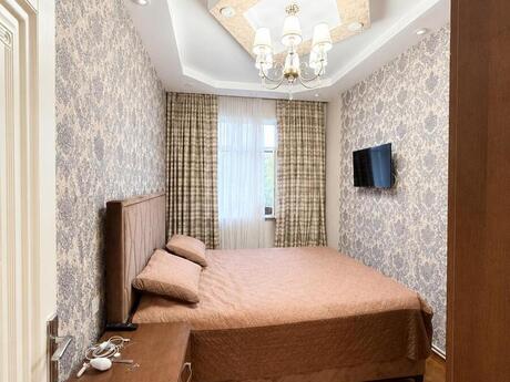 3 otaqlı köhnə tikili - Azadlıq Prospekti m. - 80 m²
