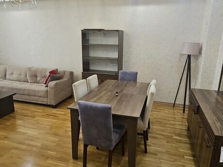 Kirayə 2 otaqlı mənzil, 80 m², 20-ci sahə: 800 ₼/ay 5