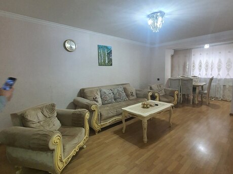 3 otaqlı köhnə tikili - İnşaatçılar m. - 70 m²