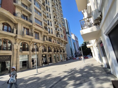 3 otaqlı mənzil, 188 m², Sahil: 940 000 ₼ 2