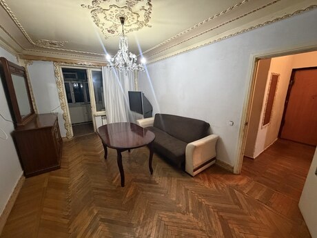 3 otaqlı köhnə tikili - Neftçilər m. - 95 m²