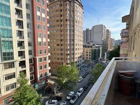 Elan №6186072 - Bakı, Nəsimi r., 4 otaqlı, 130 m², 8/9 mərtəbə