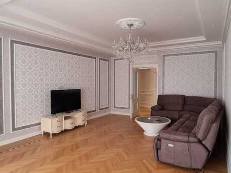 Elan №6186317 - Bakı, Şah İsmayıl Xətai m., 4 otaqlı, 200 m², 12/18 mərtəbə