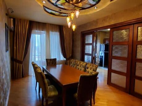 Elan №6186701 - Bakı, Nizami m., 3 otaqlı, 143 m², 15/17 mərtəbə