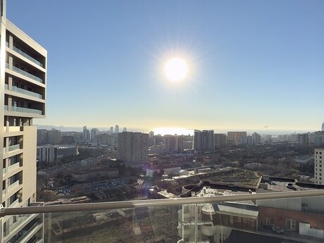 3-комн. новостройка - м. 8 ноября - 148 м²