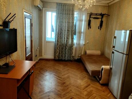 2 otaqlı köhnə tikili - Memar Əcəmi m. - 52 m²