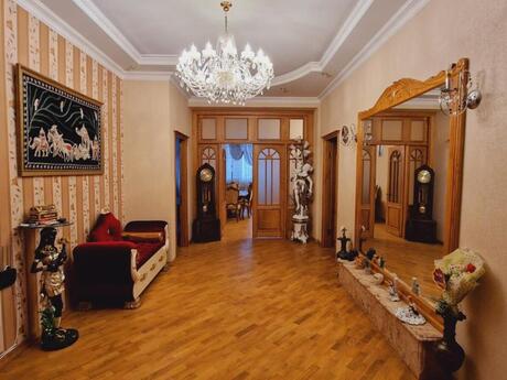 Elan №6187216 - Bakı, Gənclik m., 4 otaqlı, 221 m², 10/18 mərtəbə
