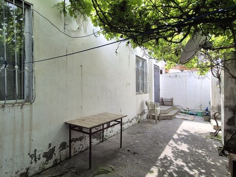 2 otaqlı həyət evi/bağ evi - Keşlə q. - 50 m²
