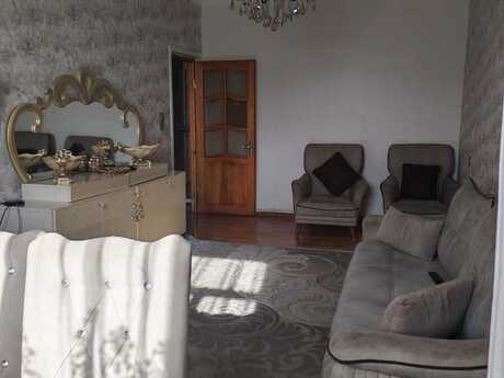 3 otaqlı köhnə tikili - Yeni Günəşli q. - 85 m²