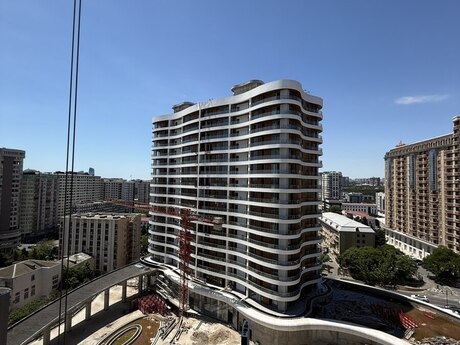 Elan №6187496 - Bakı, Gənclik m., 3 otaqlı, 136 m², 10/18 mərtəbə