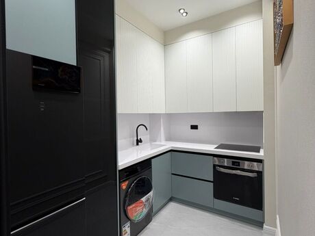 2-комн. новостройка - м. Элмляр Академиясы - 68 м²