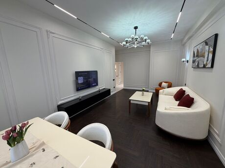 2-комн. новостройка - м. Элмляр Академиясы - 68 м²