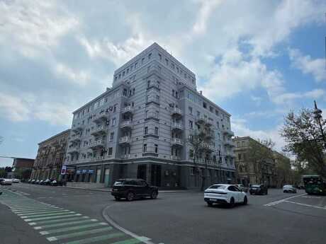 Elan №6187967 - Bakı, Sahil m., 2 otaqlı, 65 m², 2/5 mərtəbə