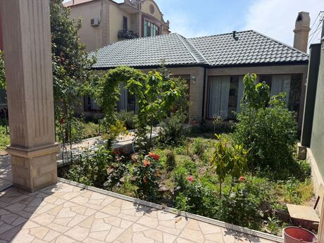 6 otaqlı həyət evi/bağ evi - Bakıxanov q. - 450 m²