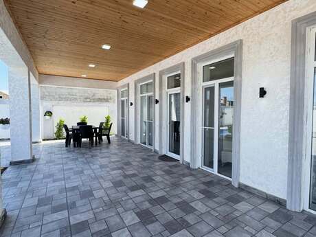 4 otaqlı həyət evi/bağ evi - Şüvəlan q. - 150 m²
