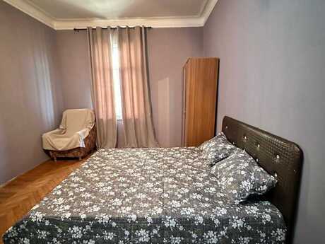 2 otaqlı köhnə tikili - Həzi Aslanov q. - 68 m²