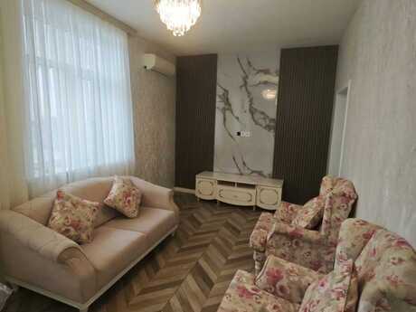 Elan №6189442 - Bakı, Gənclik m., 3 otaqlı, 90 m²