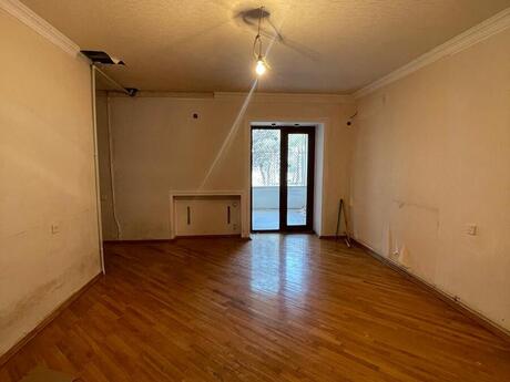 3 otaqlı köhnə tikili - Elmlər Akademiyası m. - 100 m²