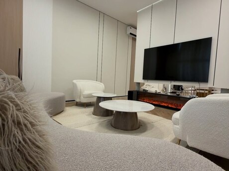 5 otaqlı həyət evi/bağ evi - Mərdəkan q. - 400 m²